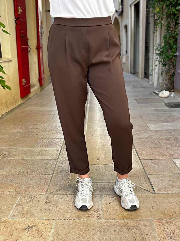 PANTALON COUPE CAROTTE COSTUME MARRON