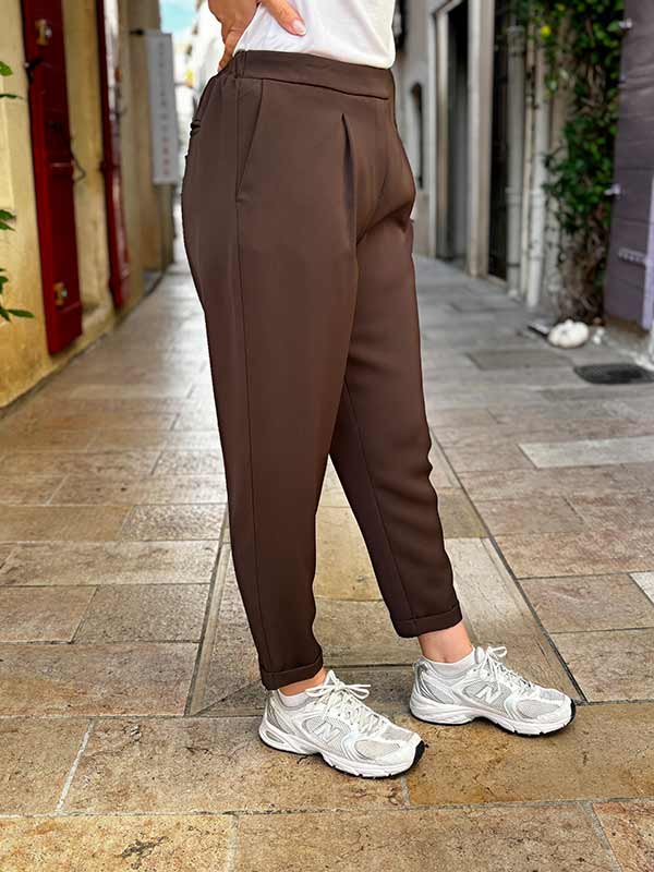 PANTALON COUPE CAROTTE COSTUME MARRON – Image 2