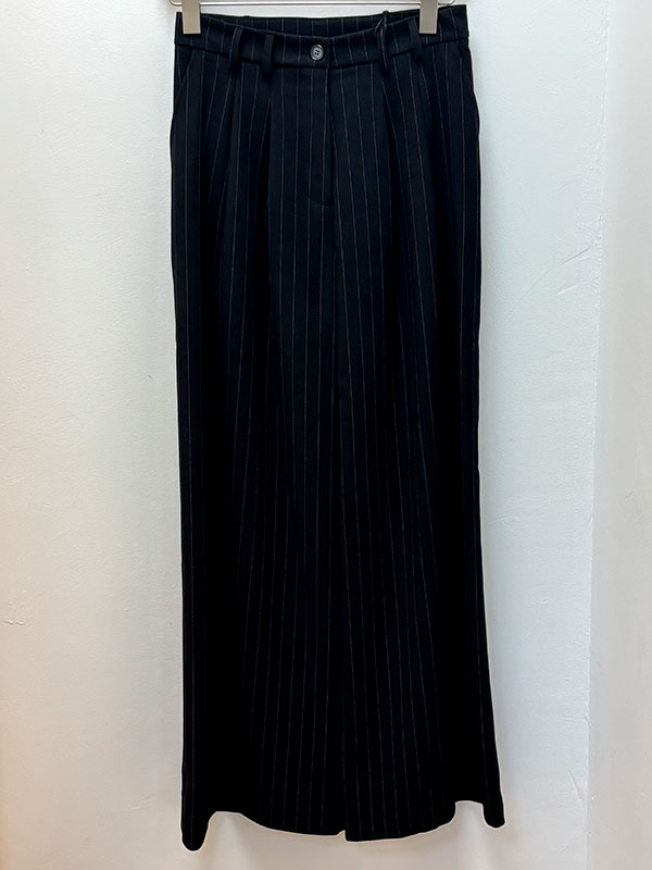 PANTALON LARGE A PINCES VELOURS NOIR RAYE – Image 4